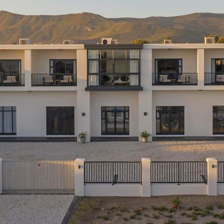 Glow Boutique Suites & Guesthouse Херманус Екстериор снимка