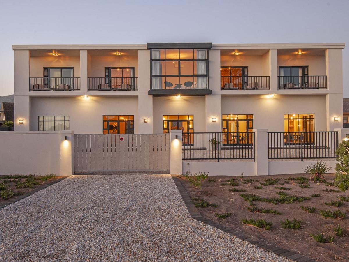 Glow Boutique Suites & Guesthouse Херманус Екстериор снимка