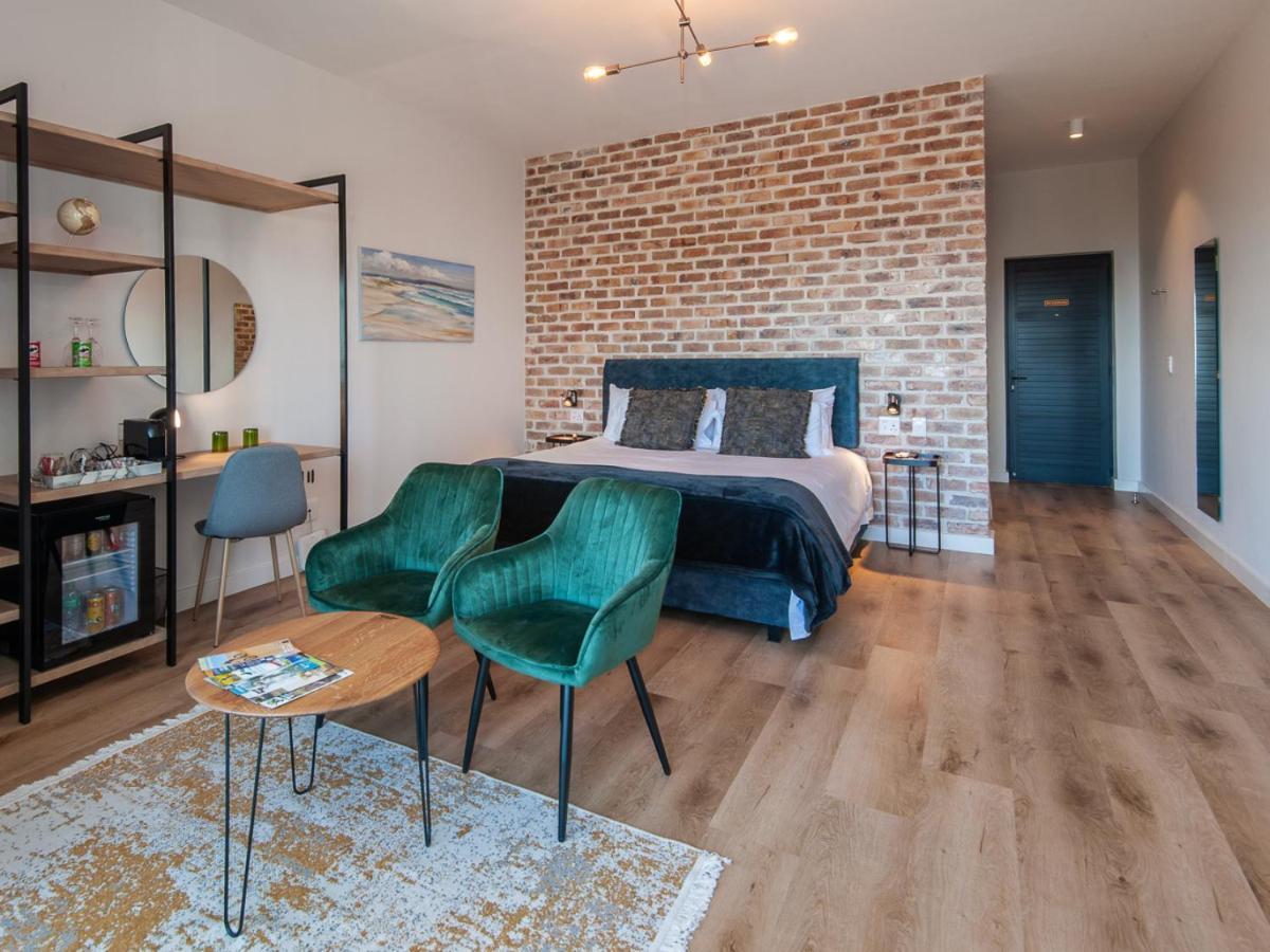 Glow Boutique Suites & Guesthouse Херманус Стая снимка