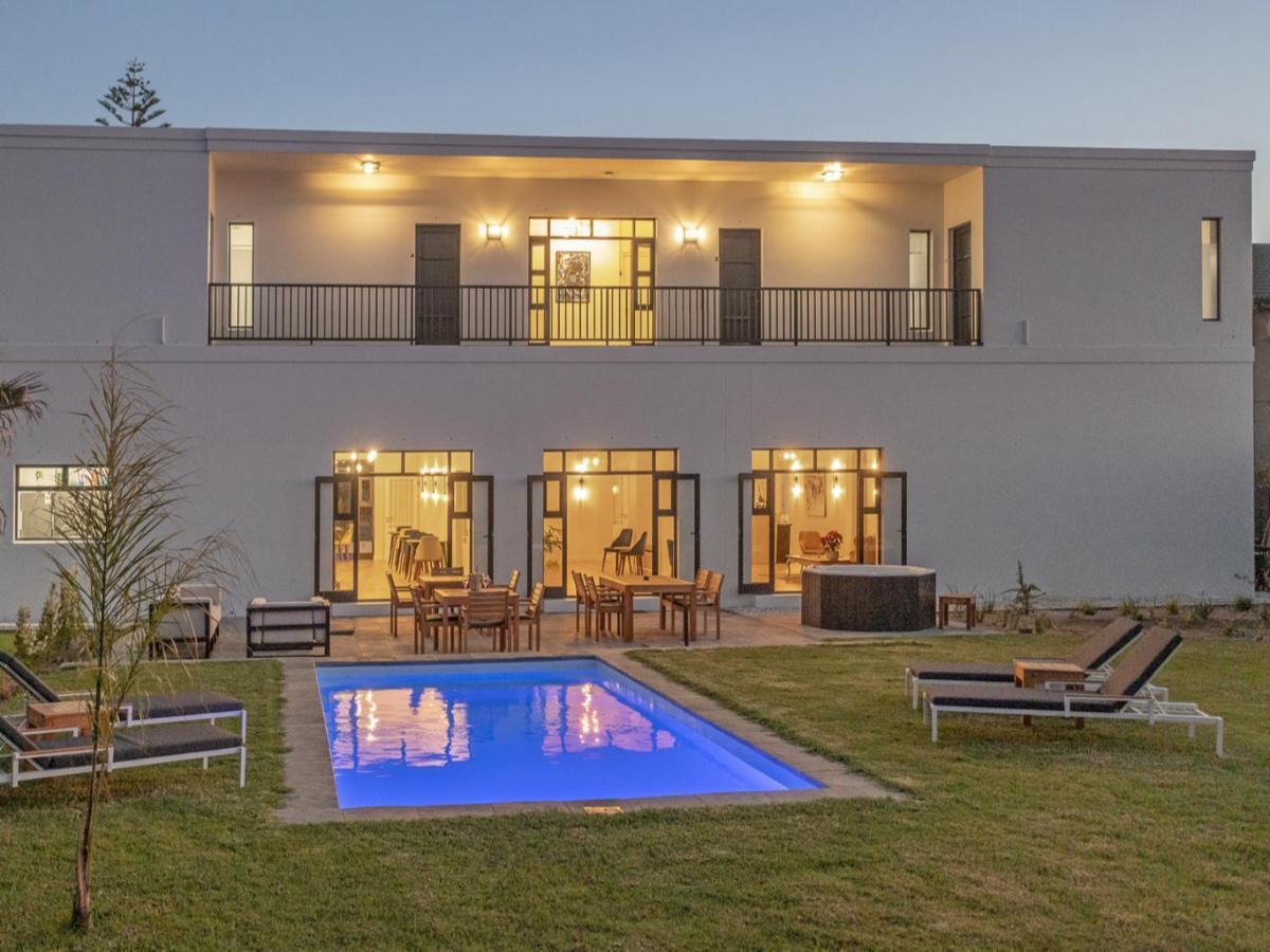 Glow Boutique Suites & Guesthouse Херманус Екстериор снимка