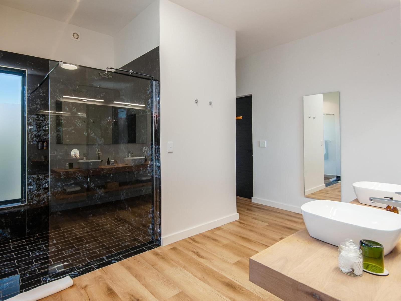 Glow Boutique Suites & Guesthouse Херманус Стая снимка